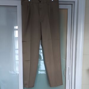 Dockers Men's Khaki Chinos